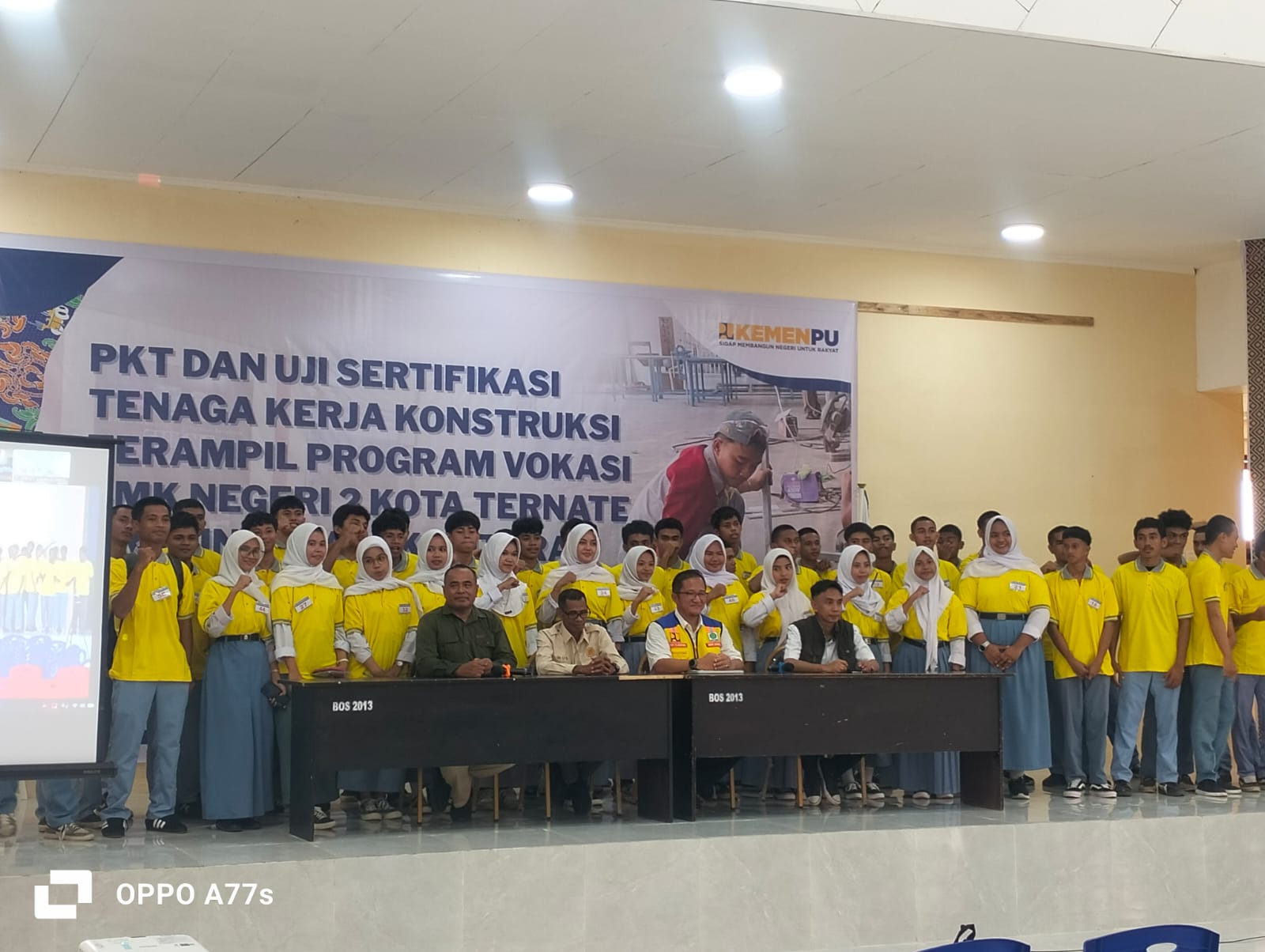 SMK NEGERI 2 KOTA TERNATE DAN BALAI JASA KONSTRUKSI WILAYAH VII JAYAPURA GELAR UJI SERTIFIKASI UNTUK CETAK TENAGA KERJA TERAMPIL